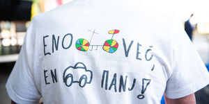 Najpomembnejši ukrep je opuščanje uporabe osebnih vozil, povečanje uporabe javnega potniškega prometa in optimizacija logistike.